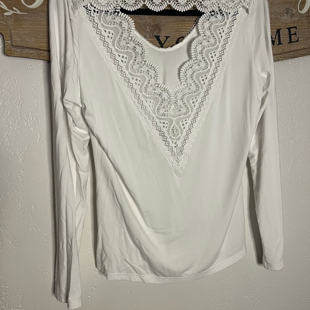 Triangle Back shirt - Picture 3 of 3